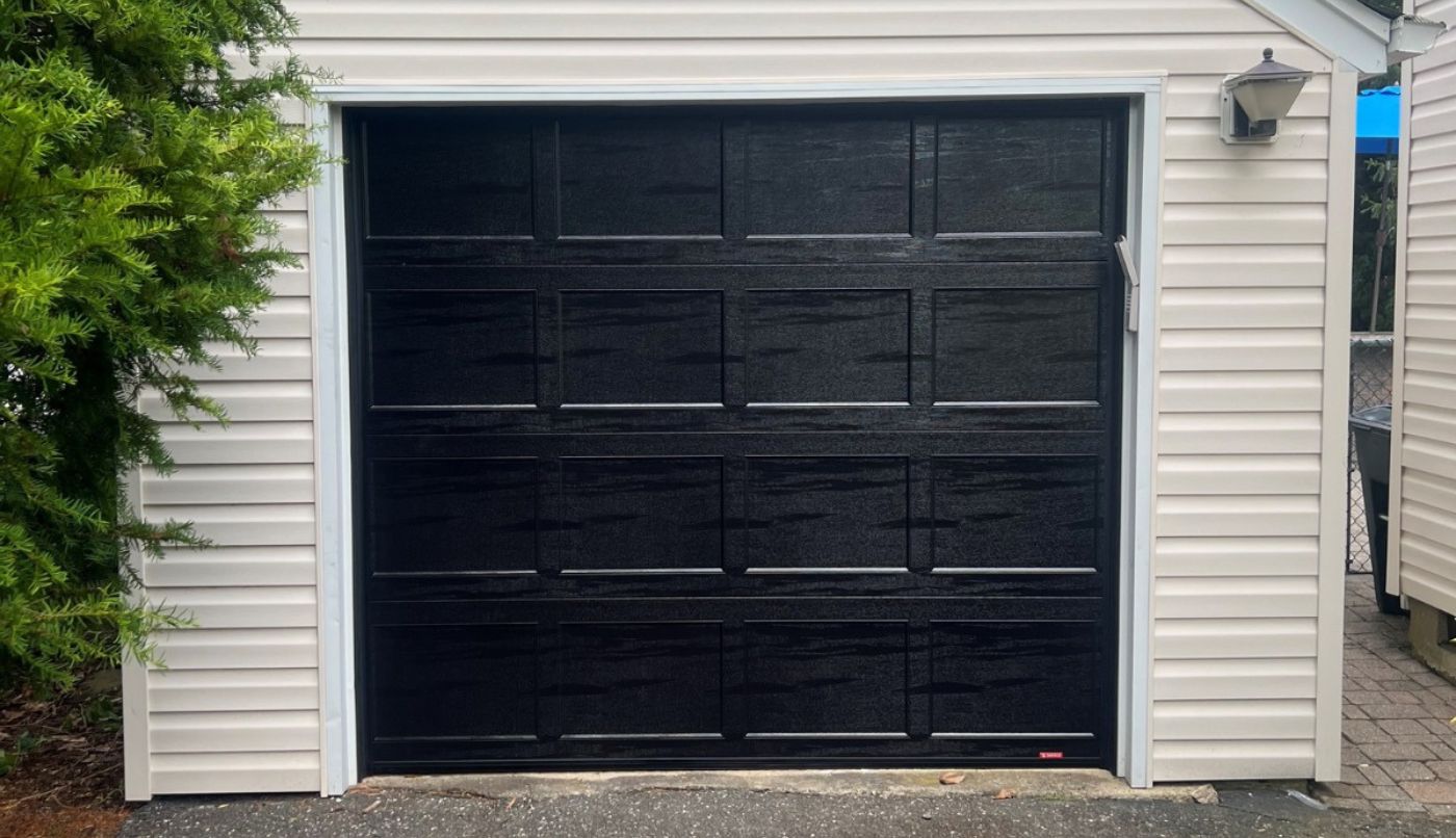 Shaker-Flat CC garage door, Black